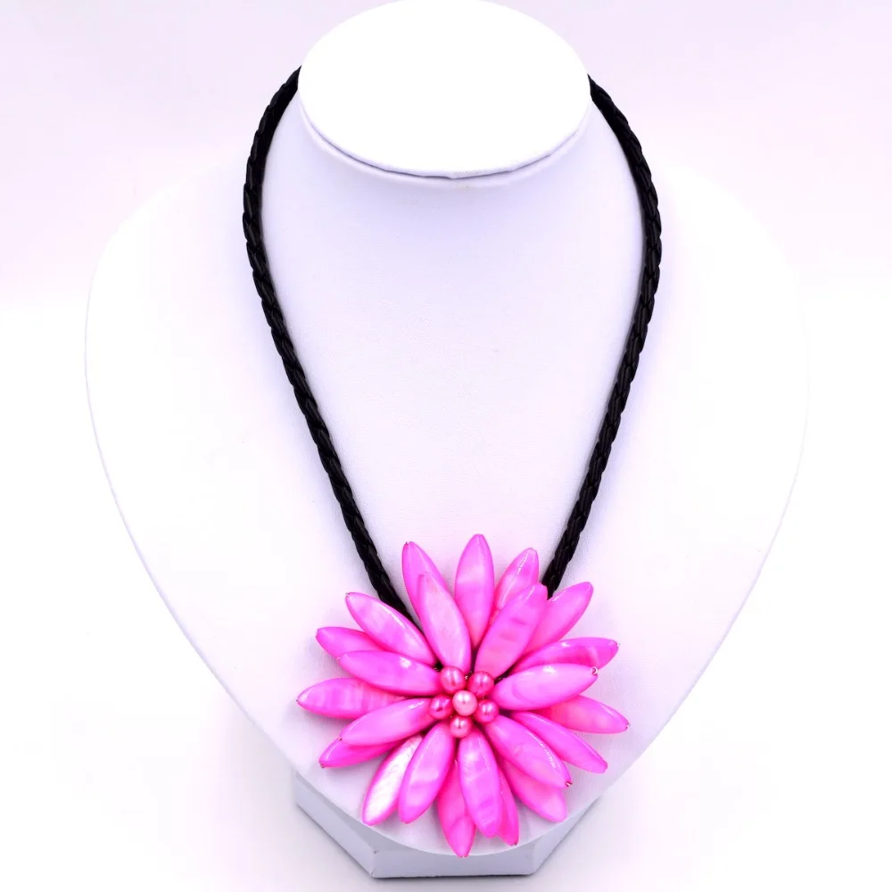 Модные ювелирные изделия из пресноводного жемчуга и ярко-розовая ракушка