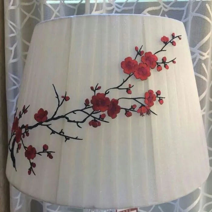 

New Plum Blossom Flower Applique Clothing Embroidery Patch Fabric Sticker Iron On Sew On Patch Craft Sewing Repair Embroidered