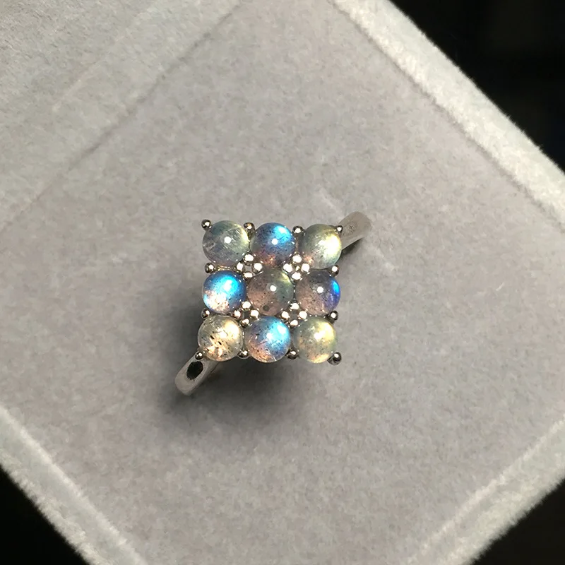 Кольцо из серебра S925 3 мм натуральный голубой Радужный светло серый лунный камень