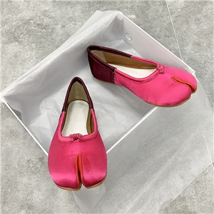 Rose Newest Patchwork Split Toe Flat Shoes Woman Mixed Color Luxury Satin Butterfly-knot Slip On Ballet Flats Spring Women Shoes - Цвет: Rose