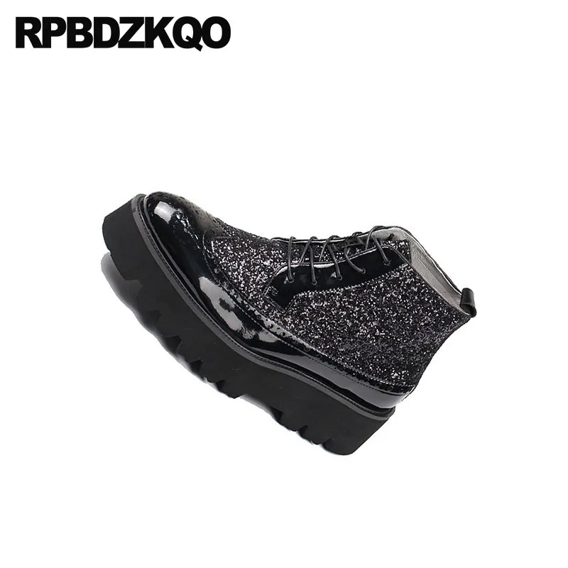 Мужские блестящие кроссовки оксфорды на высокой платформе с крыльями черные