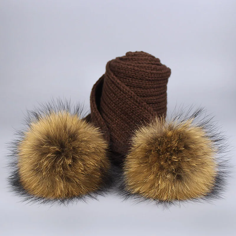 Scarf Coffee Шапка с помпонами для мальчиков и девочек, теплые вязаные с помпоном из меха, шапка с помпоном и шарф, комплект, детская зимняя шапка с помпоном из натурального меха енота, Skullies - Цвет: Scarf Coffee