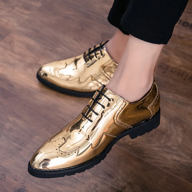 

FIXSYS Men Lace-up Brogue Shoes Bling Gold Formal Shoes Patent Leather Pointed-toe Dress Oxfords for Man Carved Bullock Shoes