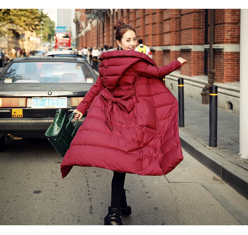 Женский пуховик длинный свободный удобный плотный теплый однотонный с большим