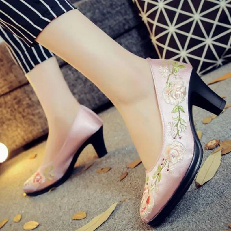 3-х мерные с цветочной вышивкой женские туфли-лодочки женская обувь Винтаж