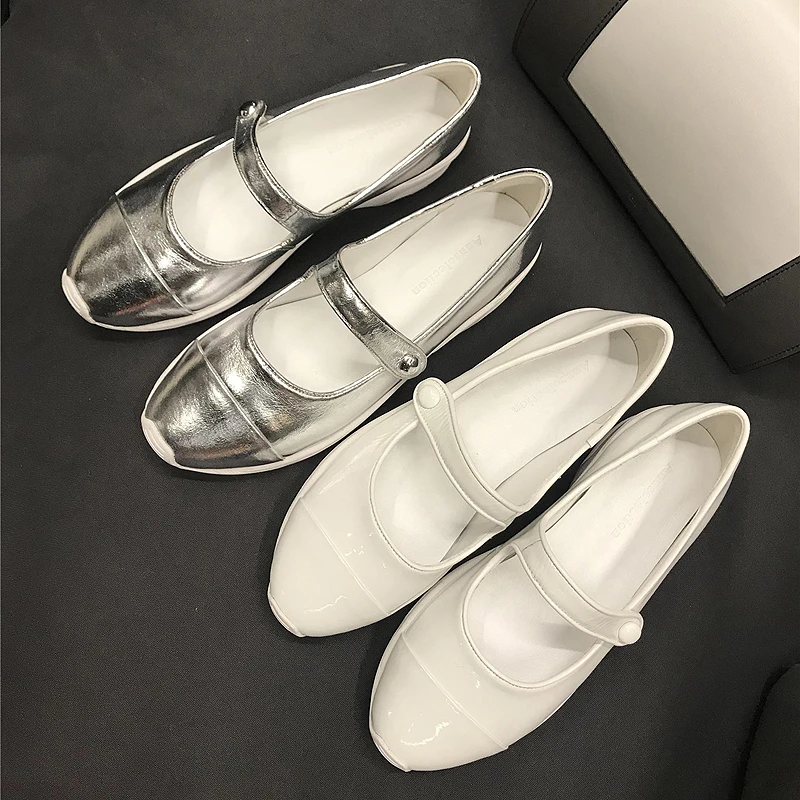 Модные женские туфли с острым носком серебристые белые повседневные на плоской