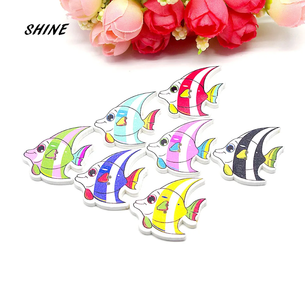 

24PCs Wooden Sewing Button Scrapbooking Fish Colorful Mixed Two Holes Cartoon Costura Botones Decorate bottoni 32x30mm W2045
