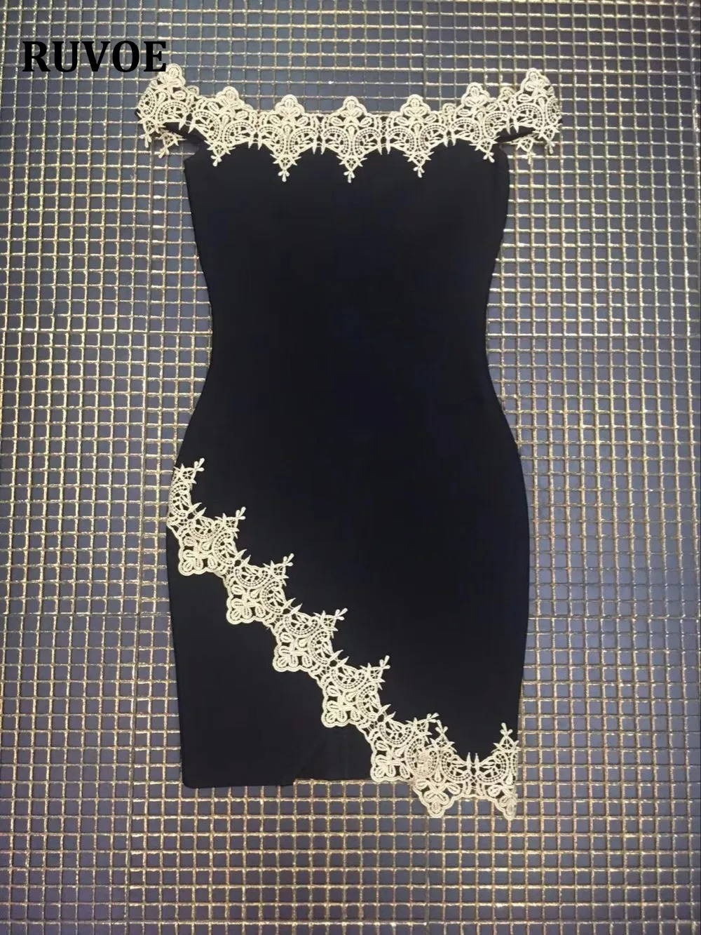 Высококачественное черное Бандажное платье мини из вискозы с вырезом лодочкой и