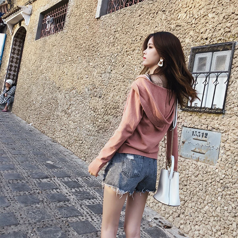 2019 MISHOW Autumn chic style daily causal Knitted coat women long sleeve Single-breasted with hat Knit cardigan MX18C6249 |