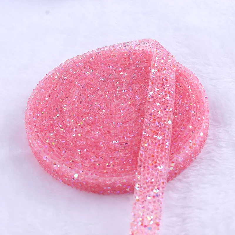 Кружевной отделкой бисером гладить на бриллиант ленты с кристаллами и кружевом