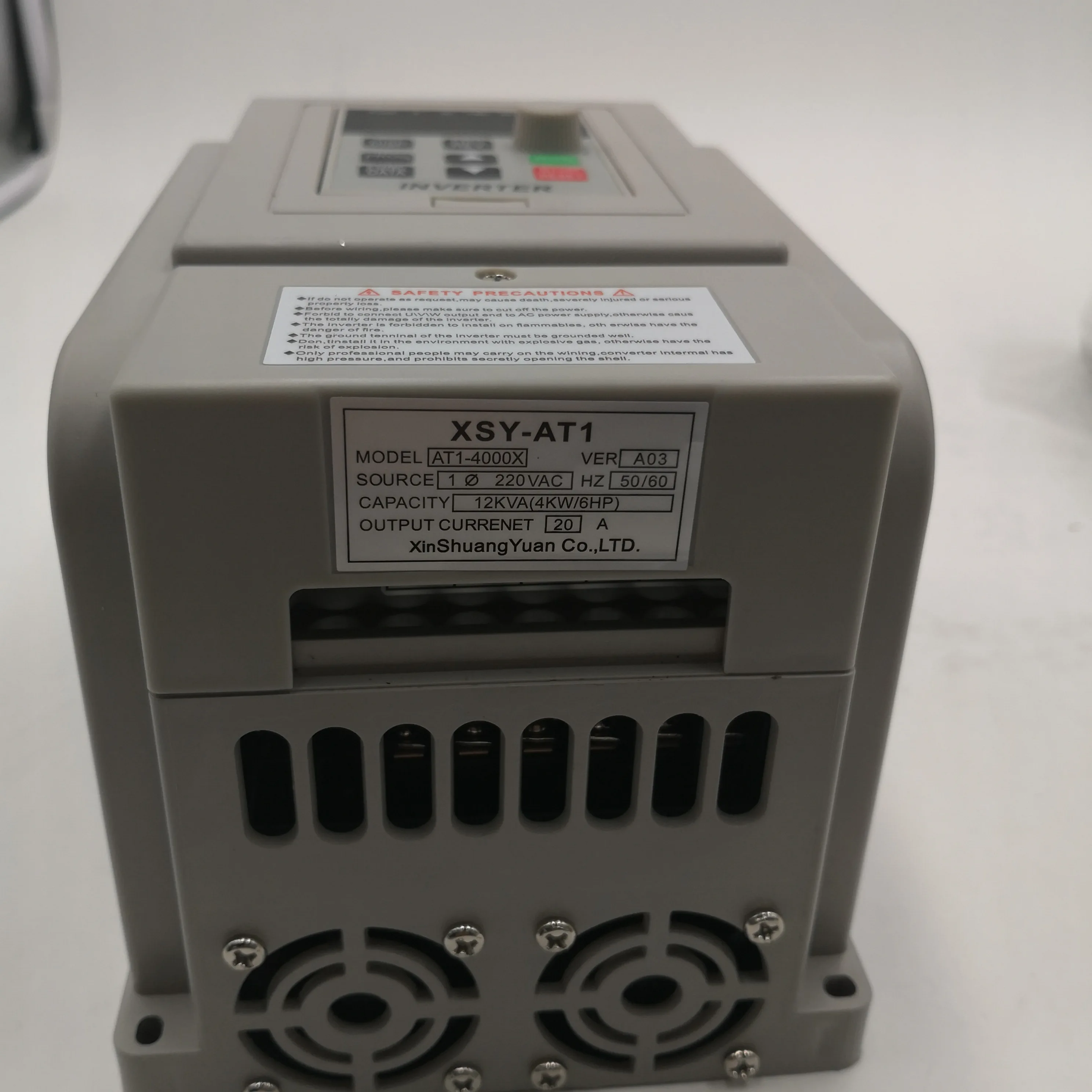 4.0kW 220V white Преобразователь частоты 50 Гц 60 Гц XSY-AT1 3P 220 В выход ЧПУ шпиндель управления скоростью двигателя VFD конвертер - Цвет: 4.0kW 220V white