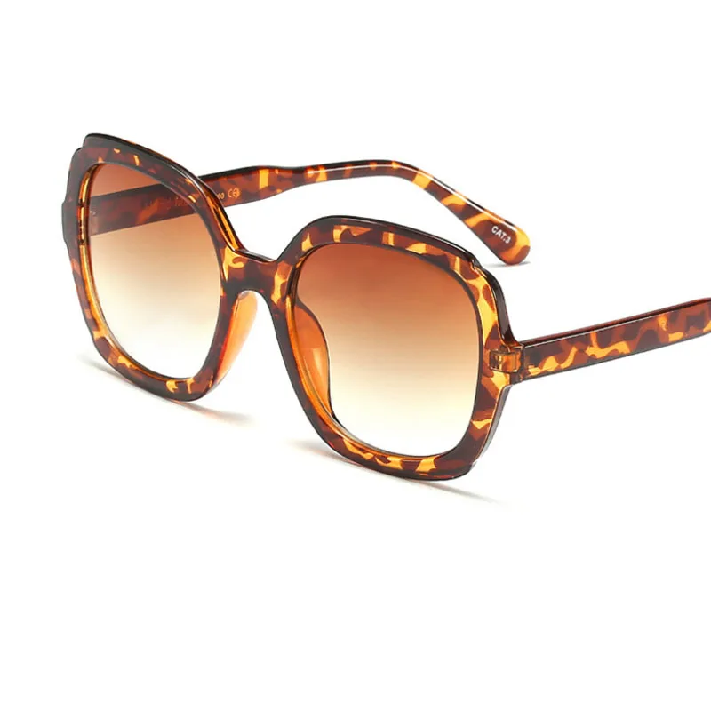 Женские квадратные солнцезащитные очки модные винтажные с градиентом Черного