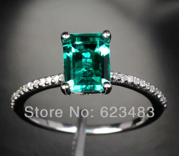 Цельное обручальное кольцо из белого золота 14 карат с натуральным бриллиантом