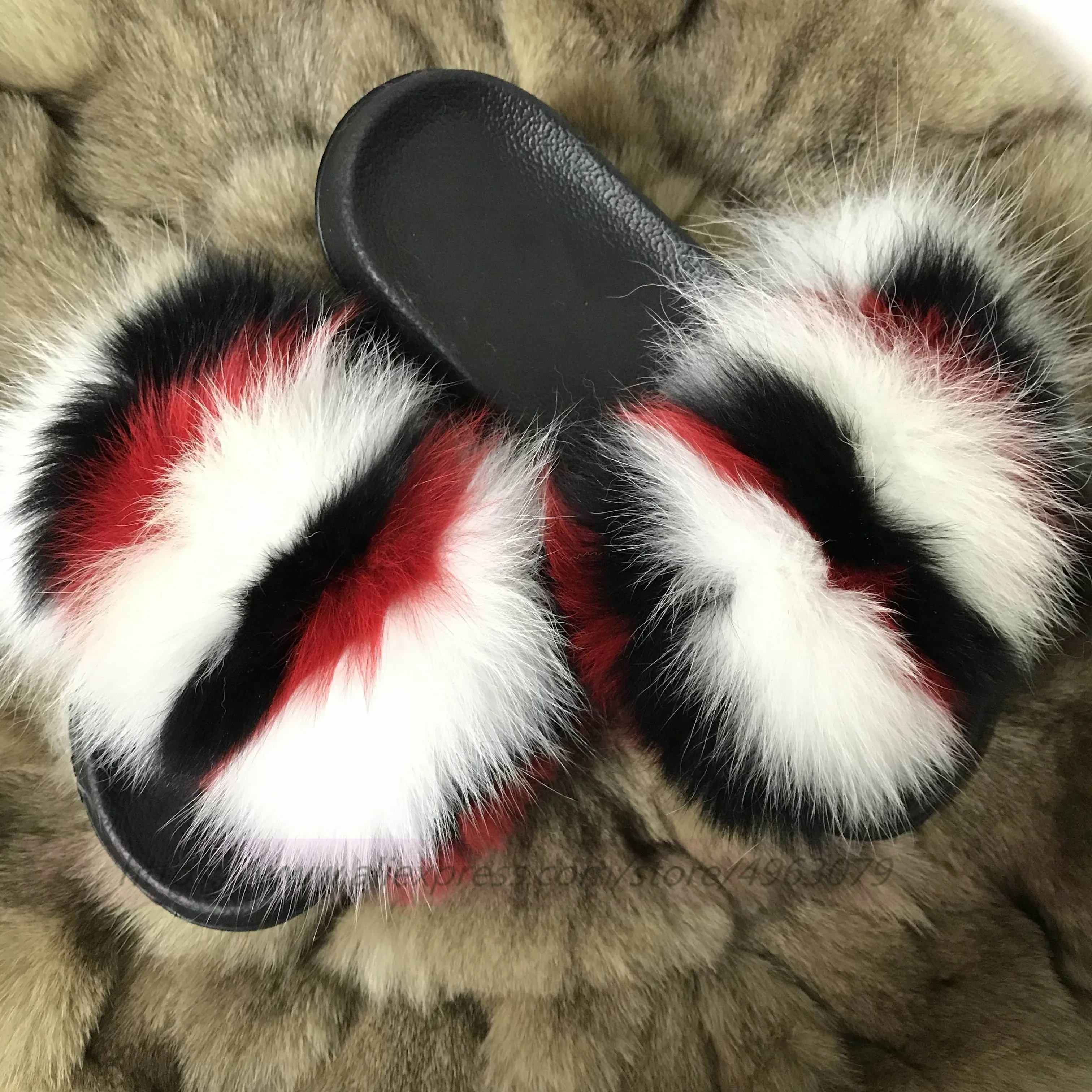 FunFur/трехцветные шлепанцы на натуральном меху лисы Цвет белый черный красный