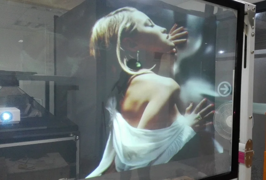

1.52x6m Transparent 3D Holographic Film Self Adhesive Rear Projection Film