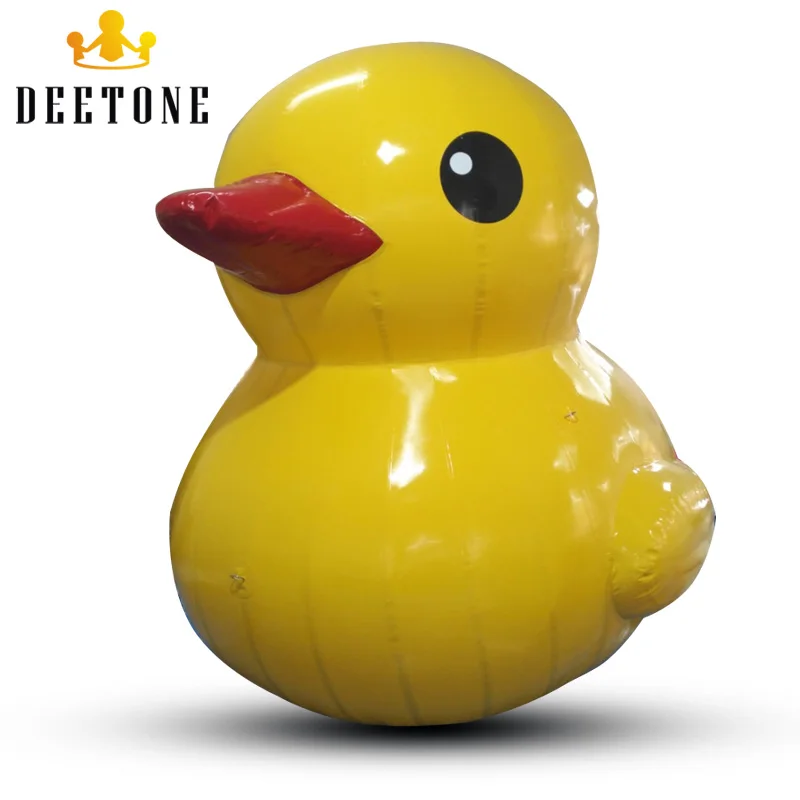 DEETONE: Надувная желтая рекламная утка-плот на озере высотой 3 метра.