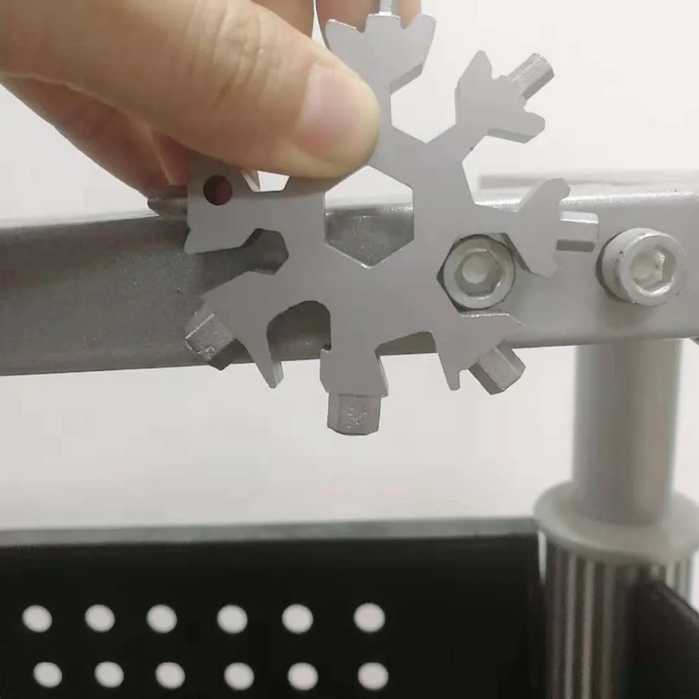 

18 in 1 Snowflake Shape Wrench Multi-Functional Gadget EDC Tool Screwdriver Keychain Screwdrivers Bottle Opener Hex Wrench
