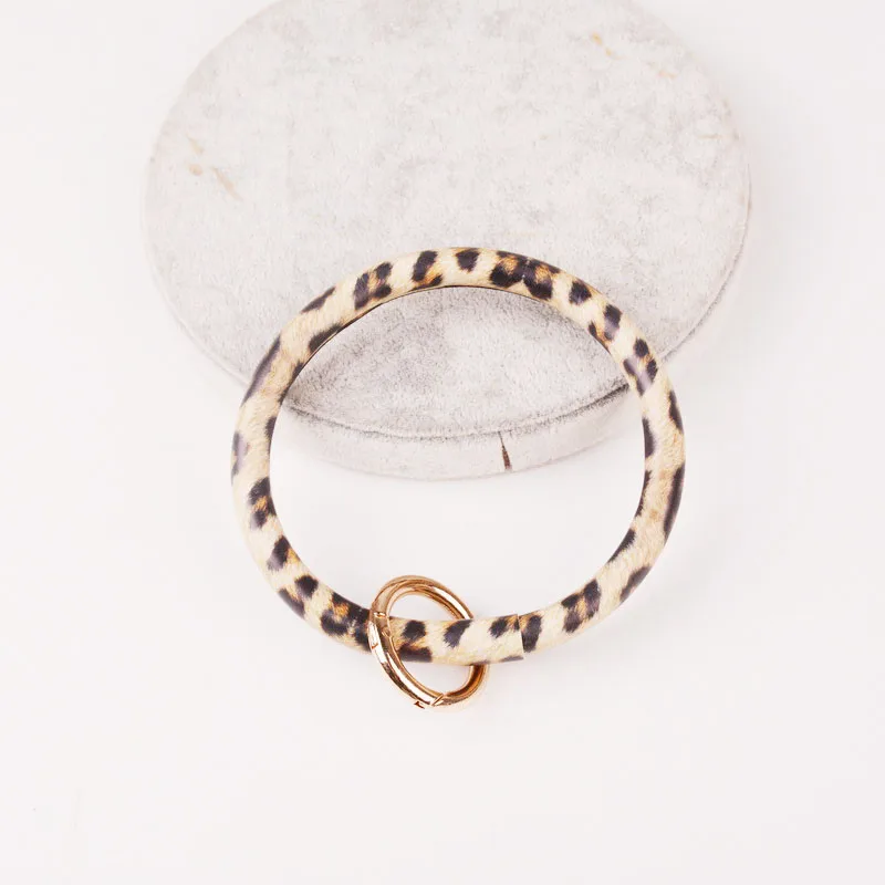 DZ0089 leopard Резиновые Новая мода монограмма ПУ кожа O брелок пользовательский круг браслет брелок для женщин девочек DZ0089 - Цвет: DZ0089 leopard
