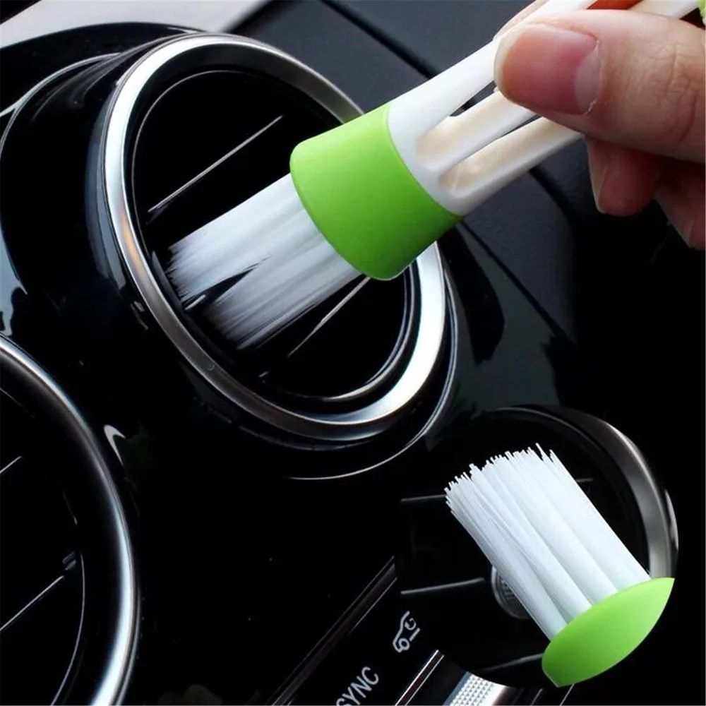 

1Pcs Car Clean Sticker Brush For BMW X1 E84 X3 E83 F25 M3 E90 E91 E60 E70 F30 F10 X5 X6 E63 E67 F15 F16 E87