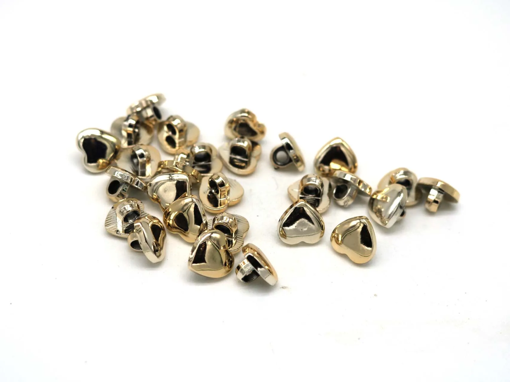 

50pcs 11mm heart plastic sweater small DIY buttons