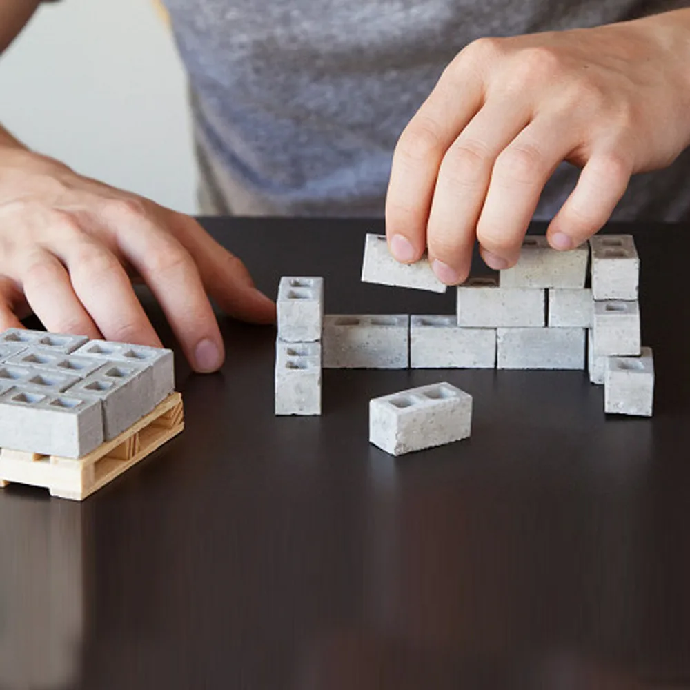 

32Pcs Mini Cement Cinder Bricks Home Ornaments