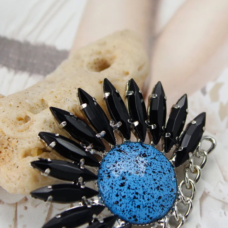 Beautiful Women Brooch Blue Resin Fashion Butterfly Pins!!! Just For Buyer Free Gift Not Sale!! This is SKU ECBR0024 |