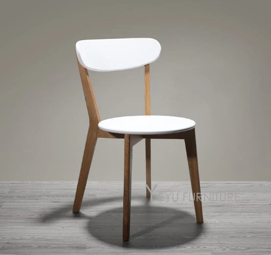 Минималистический современный дизайн были сделаны из твердой древесины и МДФ