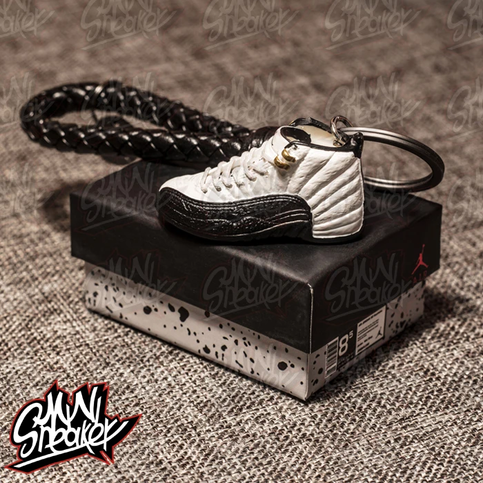 Кроссовки AIR Taxi AJ12 gold Jordan 12 стерео 3D модель брелок подвеска на Рюкзак