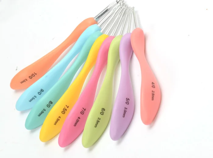 Инструмент для вязания крючком 1 шт. мягкая ручка радужного переплетения