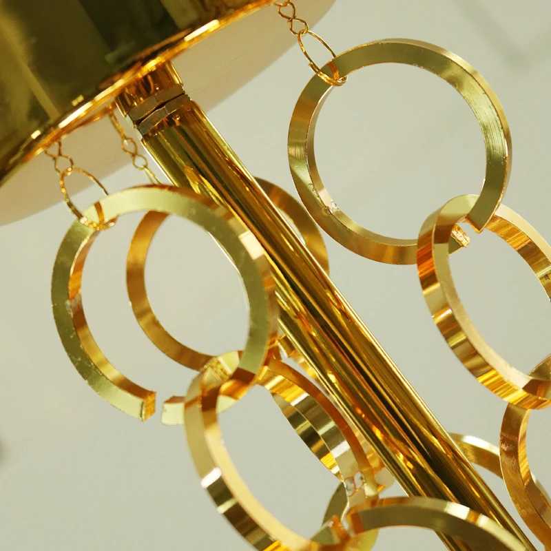 Современный роскошный металлический подвесной светильник Promotion с лампой LED, золотой цепью, лампашей идеально подходит для декора жилых помещений, ресторанов, баров и магазинов.