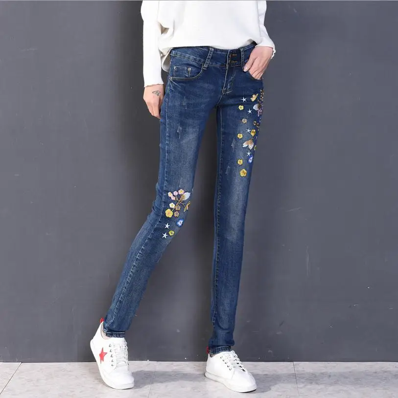 Женские хлопковые джинсы с вышивкой утепленные эластичные брюки-карандаш в