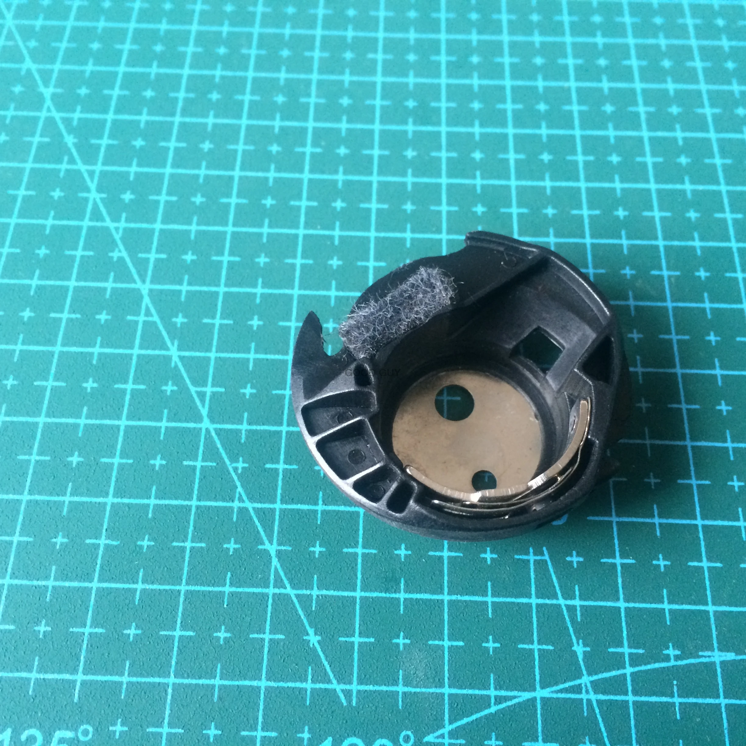 XC3153351 SEWING MACHINE PARTS BROTHER BOBBIN CASE # XC3153051 HE-120PKG NV-120Q BABYLOCK | Дом и сад