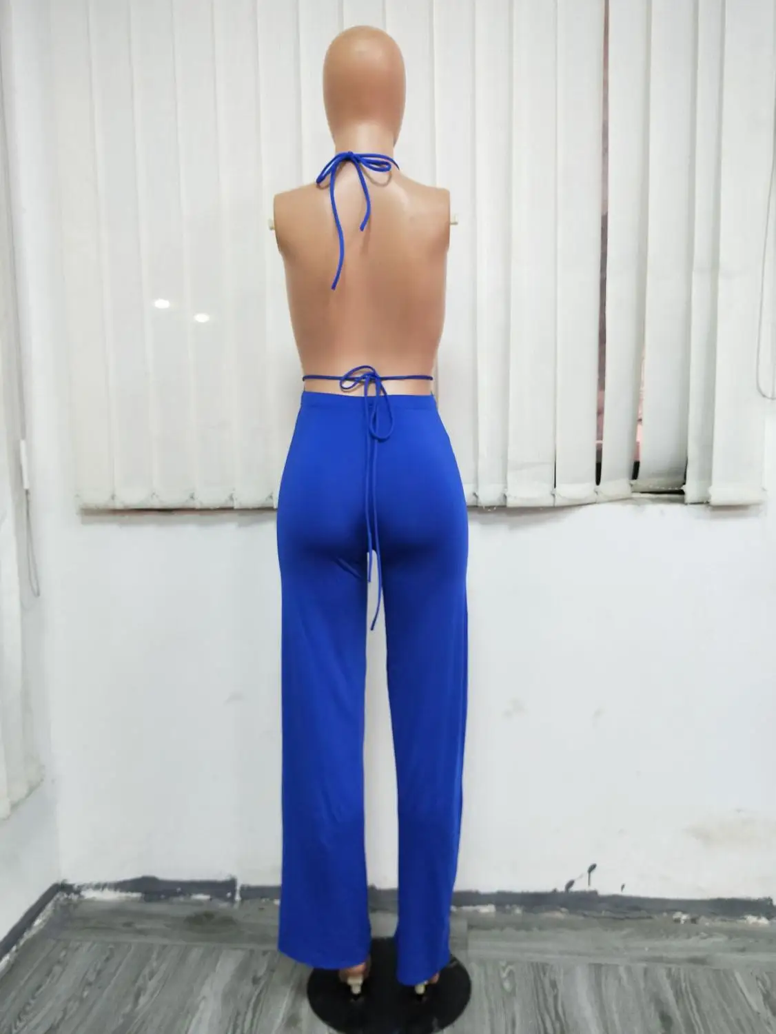 Женский винтажный комбинезон на шнуровке однотонный облегающий с открытой