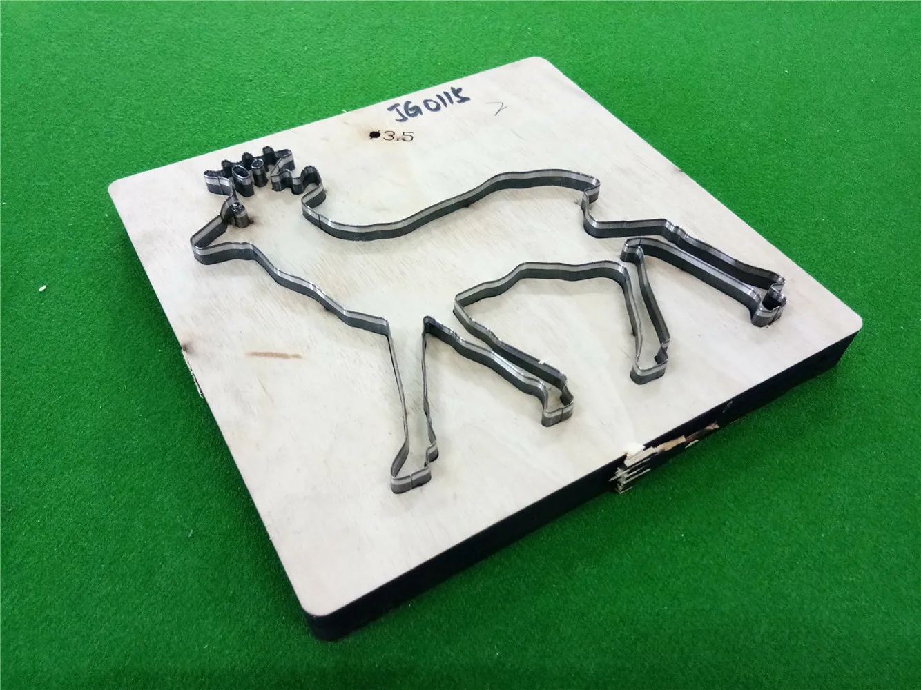 Sika Олень Дерево высечки прессформы аксессуары для кожаной бумаги войлока