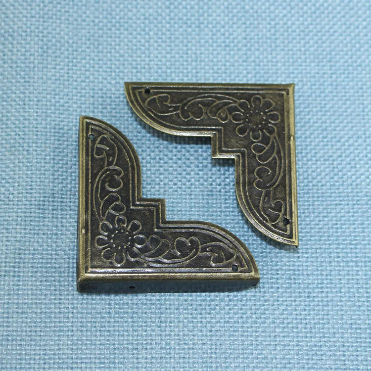 10 шт. 50*50*10 мм резной узор защитников Винтаж styleBronze Треугольники углу углы