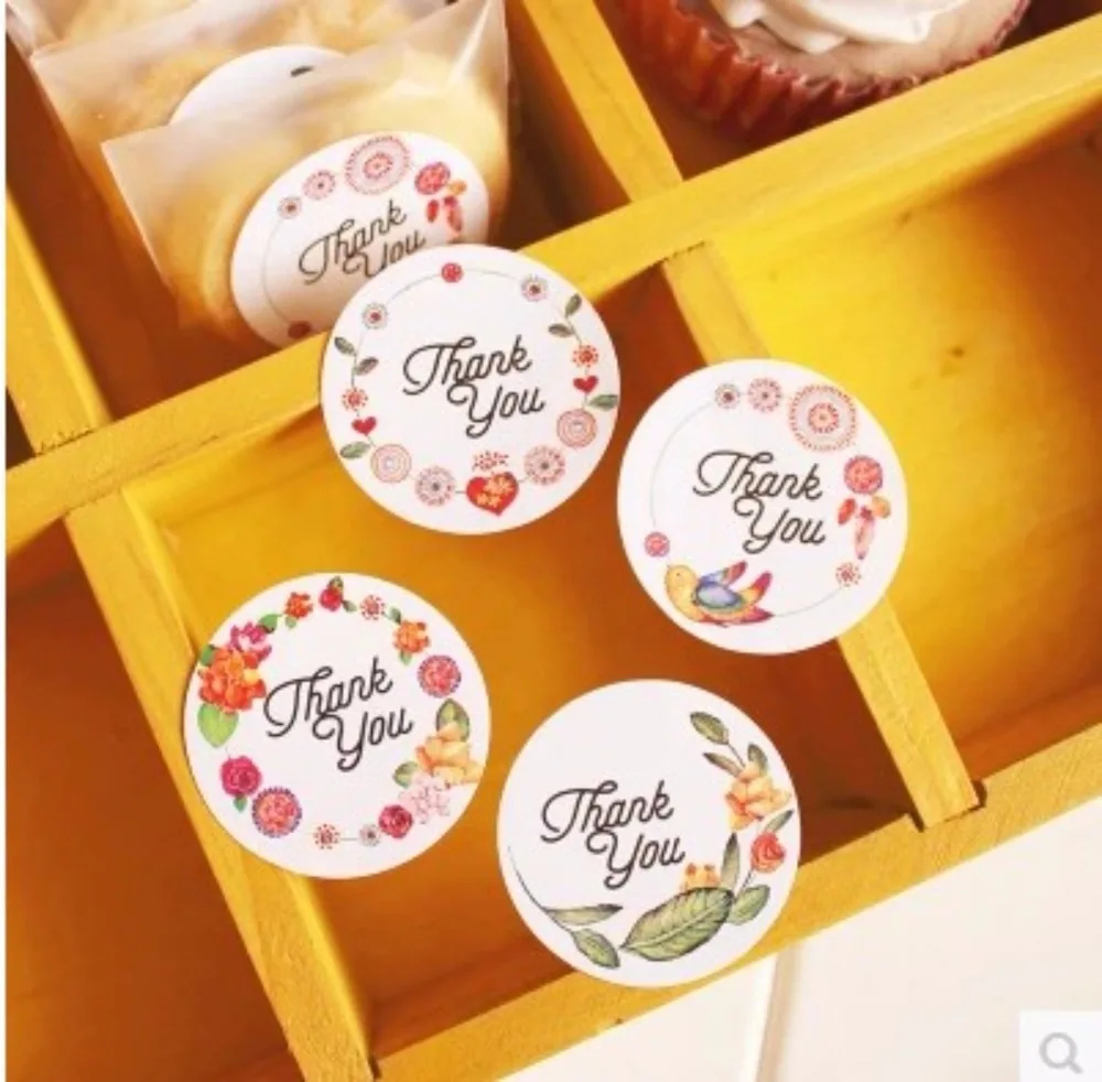 

120pcs DIY Scrapbooking Thank You Beauty Kraft Sticker Cookie/Cake/Gift Labels Stickers Kitchen Sweets Party Seal Sticker 35mm