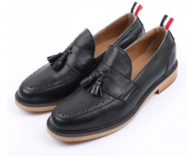 

Autumn Winter Men Round Toes Slip On Tassel Leather Loafers Men England Style Handmade Carved Genuine Leather Dress Shoes