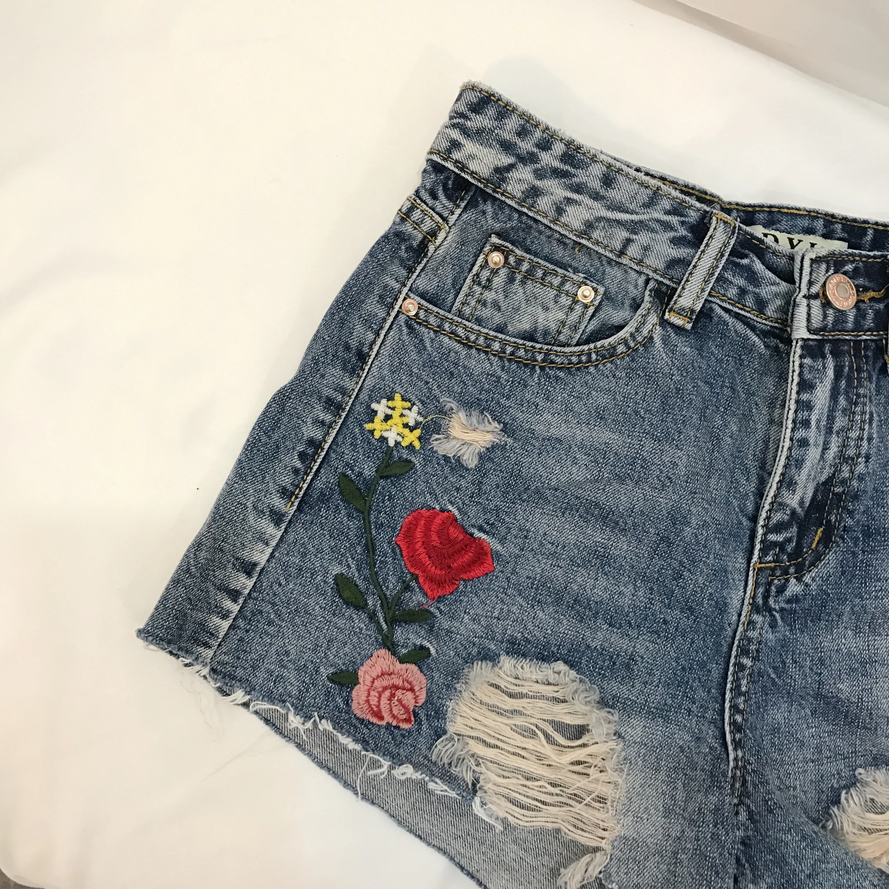 Harajuku Embroidery Rose Denim Shorts Female 2017 Summer High Waist Women Jeans Short Retro Hole Pantalones Cortos Mujer S~L | Женская