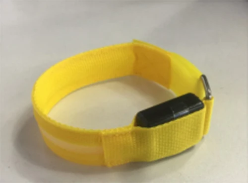 Yellow СВЕТОДИОДНЫЙ световой нога лошади ремень открытый верховой езды Предупреждение ремни ночной Видимый лошадей леггинсы украшения Конный п - Цвет: Yellow