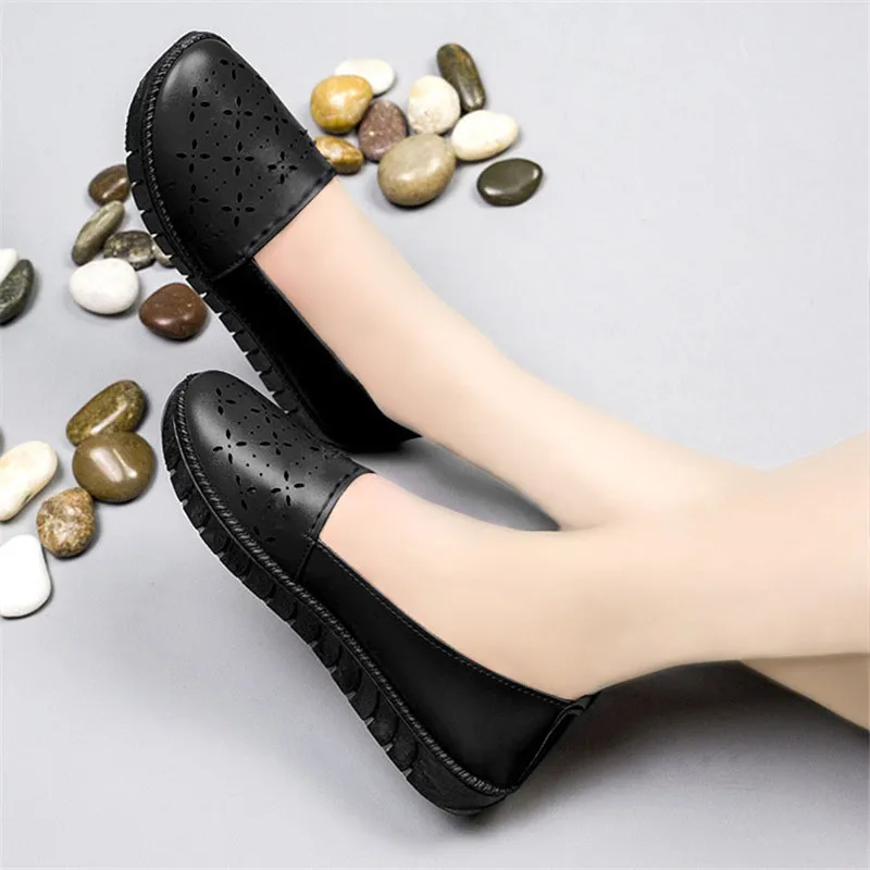 Женская обувь на плоской подошве лоферы с закрытым носком кожаная без шнуровки