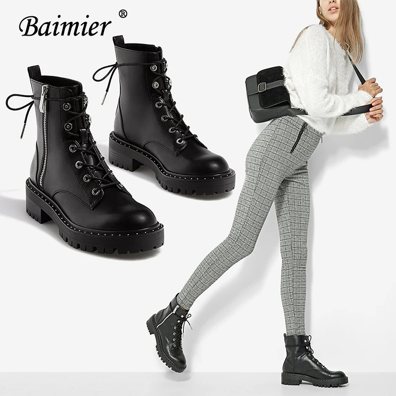 Baimier/черные женские ботинки из натуральной кожи; женские ботильоны на шнуровке с заклепками; коллекция года; женские зимние байкерские ботинки с коротким плюшем
