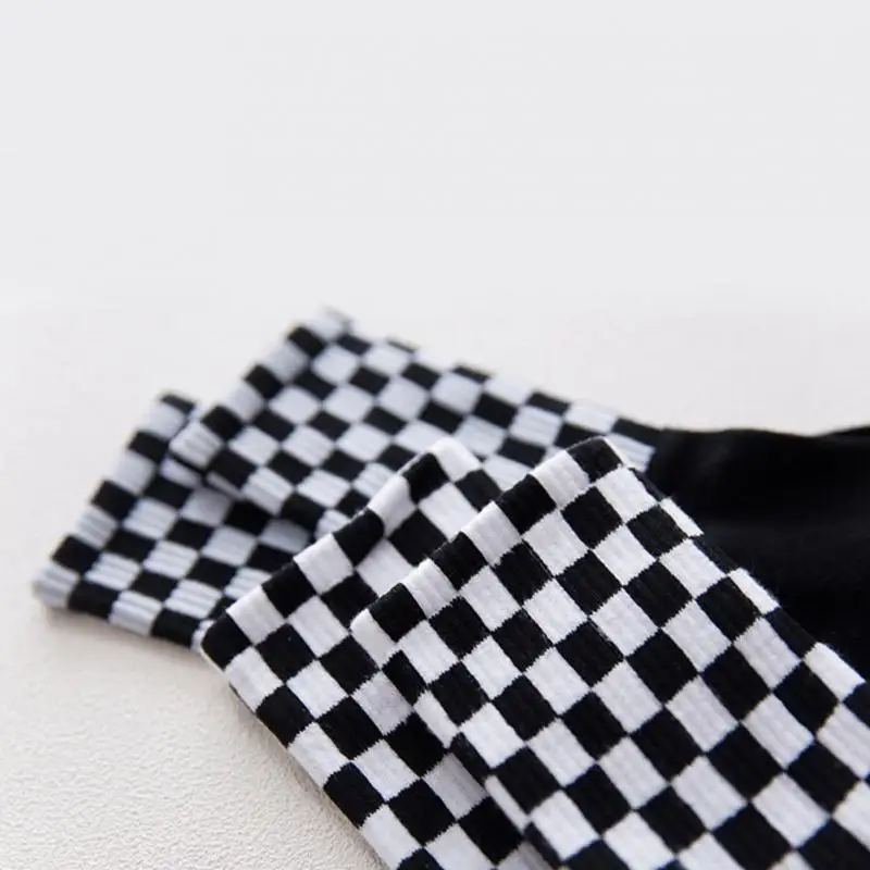 Новинка, мужские носки, шикарные Harajuku шахматные носки для HipHop Sox, длинный, унисекс, хлопковые носки, белые и черные квадраты, носки для скейтборда