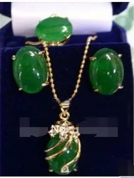 Ожерелье кольцо и серьги из натурального зеленого камня 18K