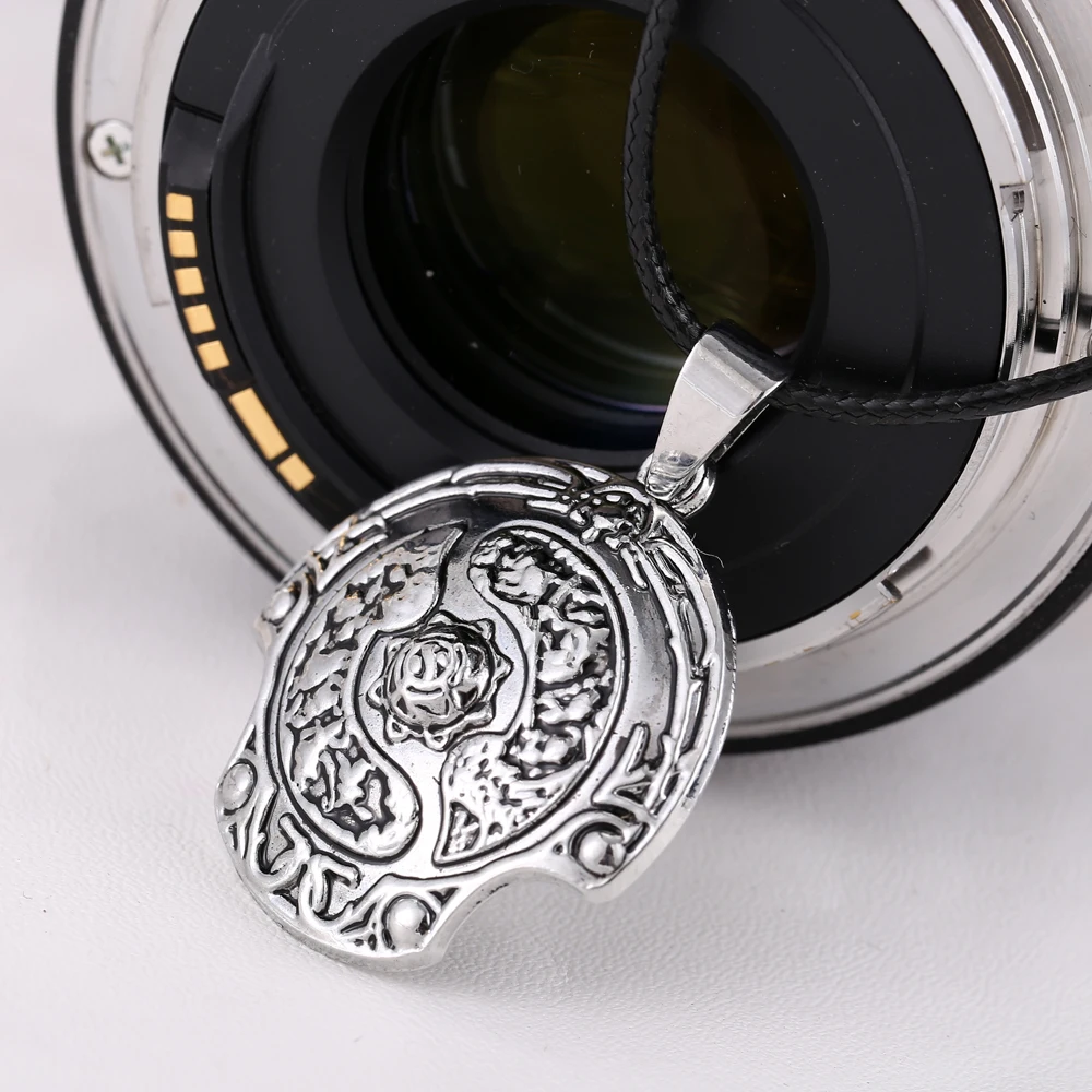 J-J Dota 2 Necklaces Immortal Champion Shield Pendant Necklace for Men Women TI 5 Aegis of Champions Jewelry Cosplay key holder |