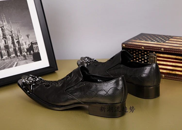 Официальная Мужская обувь из натуральной кожи черного цвета с принтом Мужские