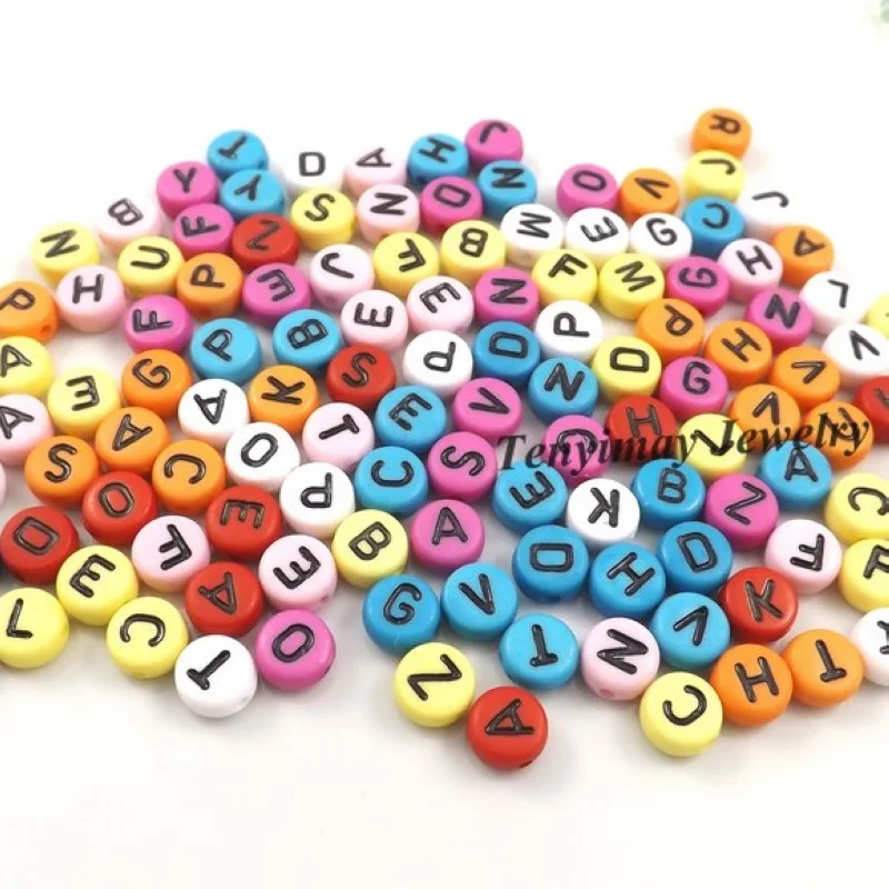 Смешанные цвета продолговатые круглые акриловые бусины алфавита 7 мм черные