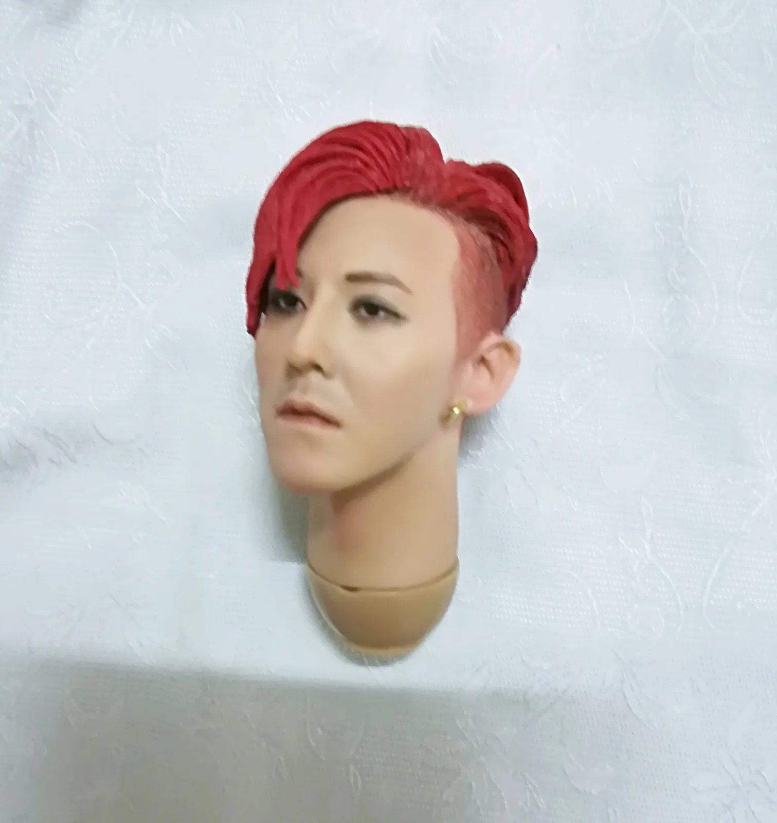 1/6 шкала Kwon Ji Yong голова Лепка с волосами для 12 &quotмужских тел красные и желтые