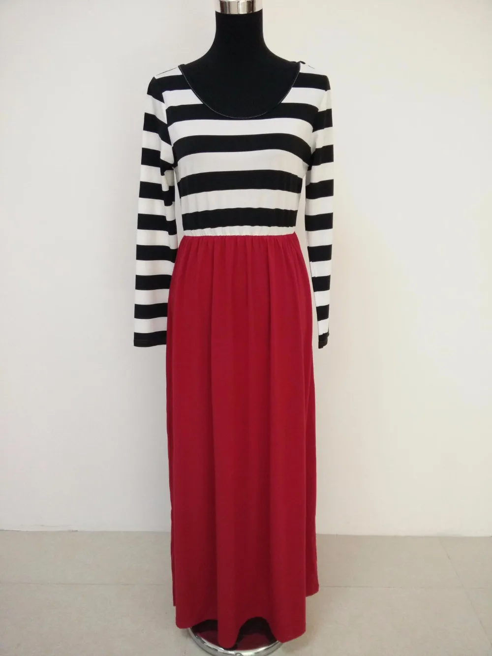 2017 осеннее платье для мамы и дочки Одинаковая одежда в полоску с длинными