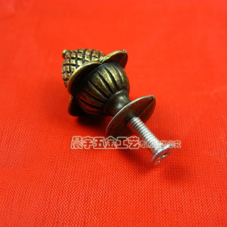 Оптовая продажа маленькая ручка для ящика в античном стиле клубники из сплава