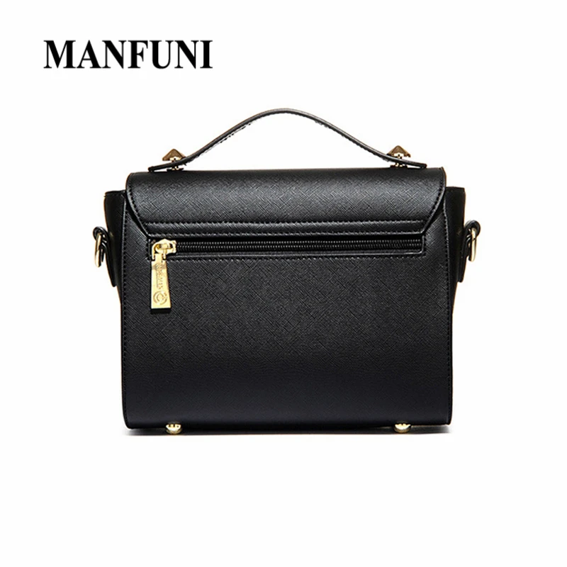 Женская сумка тоут на плечо с кисточками искусственная кожа Черная цепочка